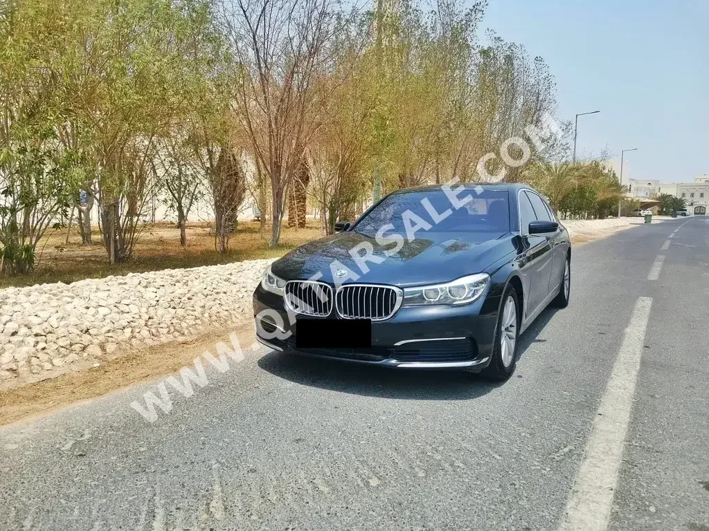 بي ام دبليو  740Li  فخمة  أسود  2017