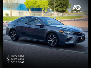 تويوتا  كامري  4 سلندر  سيدان  فضي  2019