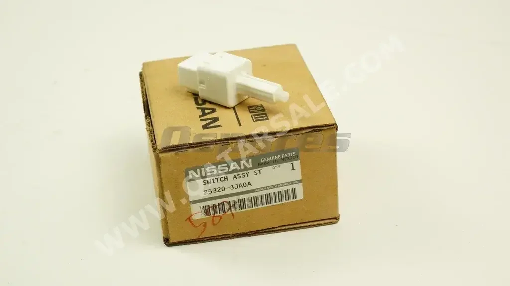 Car Parts - Nissan  Altima  - Lightning & Fuses  -Part Number: 253203JA0A