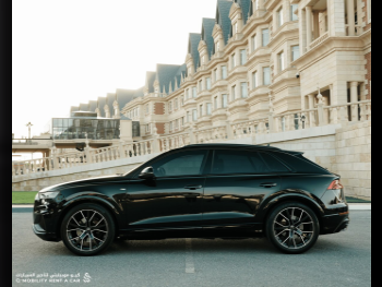 اودي  كيو 8 اس لاين  6 سلندر  إس يو في 4 في 4  أسود  2025