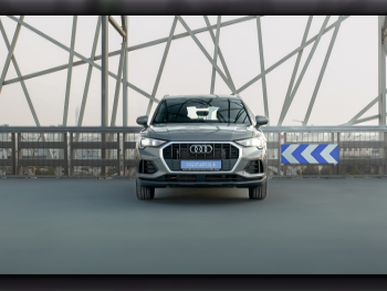 اودي  كيو 3  4 سلندر  إس يو في 4 في 4  رمادي  2024