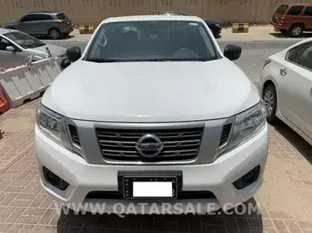 Nissan  Navaro  Pickup  White  2017