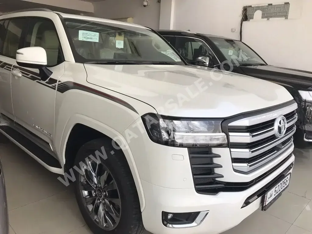 تويوتا  لاند كروزر  جي اكس ار توين توربو  2023  اوتوماتيك  0 كم  6 سلندر  دفع رباعي  اس يو في  أبيض  تحت الضمان