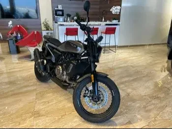 هوسكفارنا  701 اندورو ار -  2020 - اللون اسود