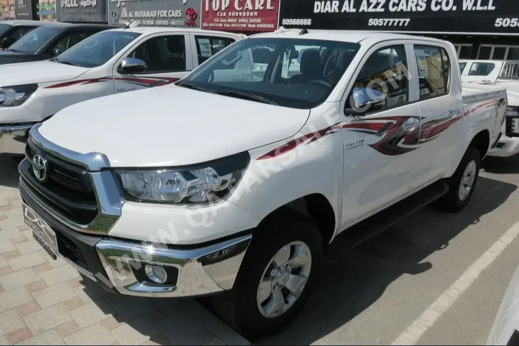 Toyota  Hilux  2023  Manual  0 Km  4 Cylinder  Four Wheel Drive (4WD)  Pick Up  White  With Warranty
