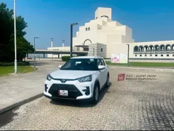 تويوتا  رايز  هاتش باك  أبيض  2023