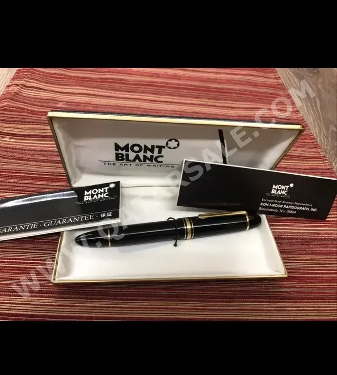 MONTBLANC  Black and Gold -  Year 2022  Fountain Pen