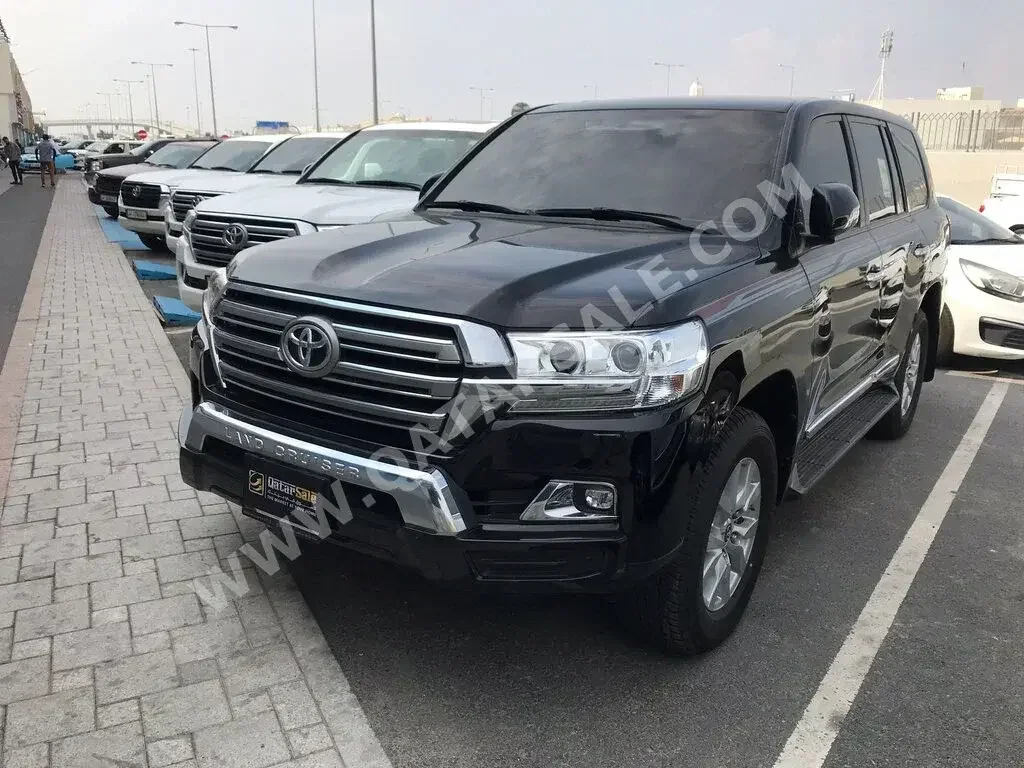 تويوتا  لاند كروزر  جي اكس ار  2021  اوتوماتيك  28,400 كم  8 سلندر  دفع رباعي  اس يو في  أسود  تحت الضمان
