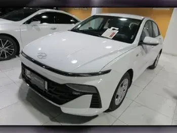 هيونداي  اكسنت  2024  اوتوماتيك  0 كم  4 سلندر  سحب امامي  سيدان  أبيض  تحت الضمان