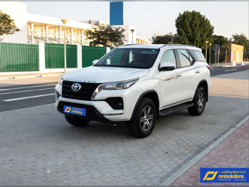 Toyota  Fortuner  4 Cylinder  SUV 4x4  White  2022