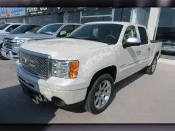 جي ام سي  سييرا  دينالي  2013  اوتوماتيك  206,000 كم  8 سلندر  دفع رباعي  بيكب  أبيض