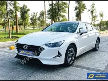 Hyundai  Sonata  4 Cylinder  Sedan  White  2021