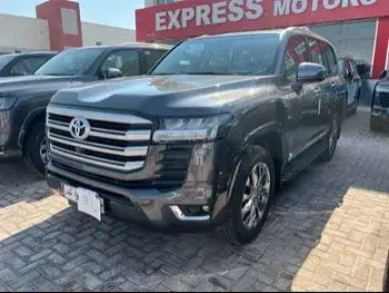 تويوتا  لاند كروزر  جي اكس ار توين توربو  2024  اوتوماتيك  0 كم  6 سلندر  دفع رباعي  اس يو في  رمادي  تحت الضمان