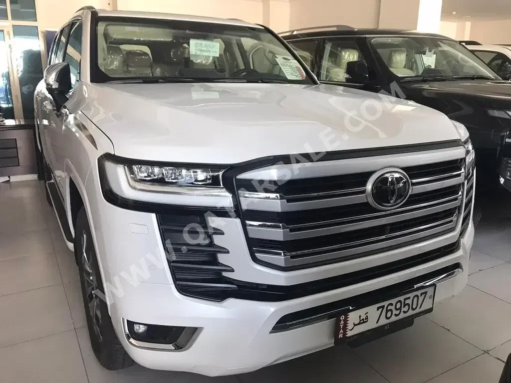 تويوتا  لاند كروزر  في اكس ار توين توربو  2023  اوتوماتيك  0 كم  6 سلندر  دفع رباعي  اس يو في  أبيض  تحت الضمان