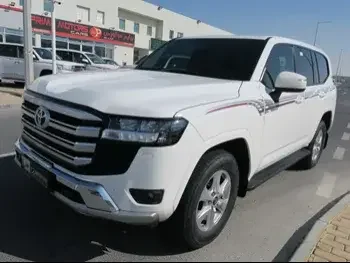 تويوتا  لاند كروزر  جي اكس ار  2022  اوتوماتيك  65,000 كم  6 سلندر  دفع رباعي  اس يو في  أبيض  تحت الضمان