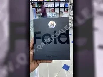 سامسونج  - جالاكسي زد  - فولد 4  - أسود  - 256 جيجابايت  - تحت الضمان