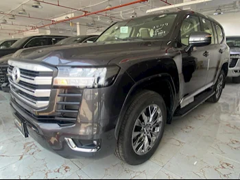 تويوتا  لاند كروزر  جي اكس ار توين توربو  2024  اوتوماتيك  0 كم  6 سلندر  دفع رباعي  اس يو في  رمادي  تحت الضمان