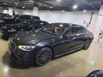 مرسيدس - بنز  اس - كلاس  450  2022  اوتوماتيك  7,000 كم  6 سلندر  دفع خلفي  سيدان  رمادي غامق