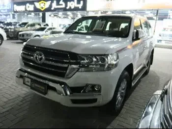 تويوتا  لاند كروزر  جي اكس ار  2020  اوتوماتيك  113,000 كم  8 سلندر  دفع رباعي  اس يو في  أبيض