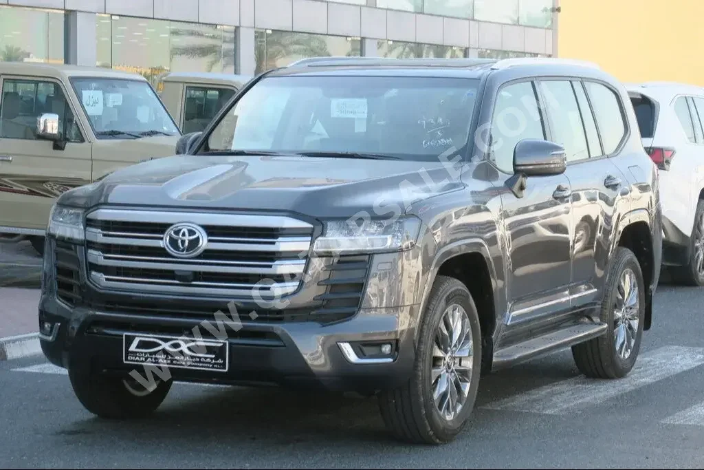 تويوتا  لاند كروزر  جي اكس ار توين توربو  2024  اوتوماتيك  0 كم  6 سلندر  دفع رباعي  اس يو في  رمادي  تحت الضمان