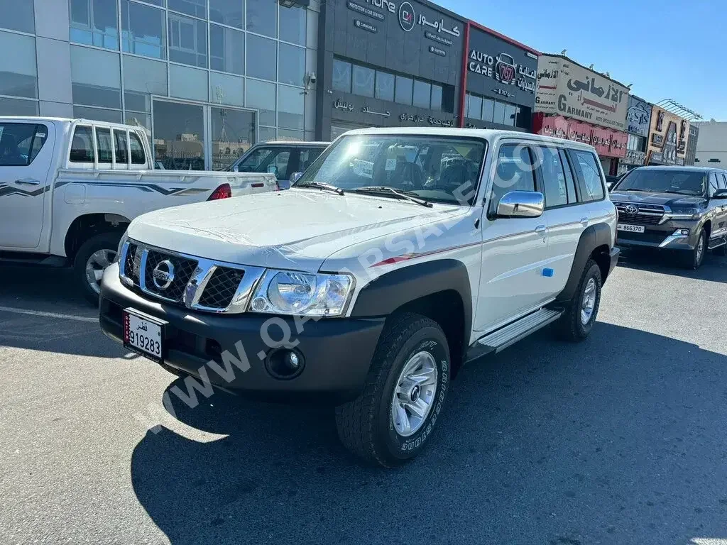 نيسان  باترول  جي ال  2023  اوتوماتيك  0 كم  6 سلندر  دفع كلي مستمر  اس يو في  فضي  تحت الضمان