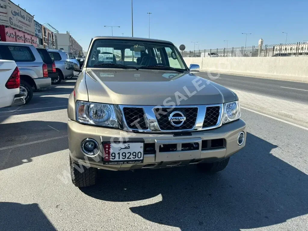 نيسان  باترول  سوبر سفاري  2023  اوتوماتيك  0 كم  6 سلندر  دفع رباعي  اس يو في  ذهبي  تحت الضمان