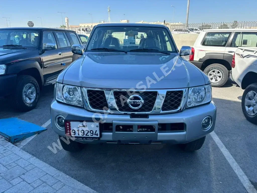 نيسان  باترول  سفاري  2023  اوتوماتيك  0 كم  6 سلندر  دفع رباعي  اس يو في  فضي  تحت الضمان