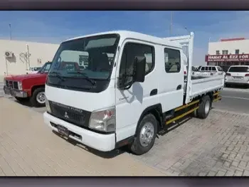 Mitsubishi  Fuso Canter  2015  Manual  483,000 Km  6 Cylinder  Rear Wheel Drive (RWD)  Pick Up  White
