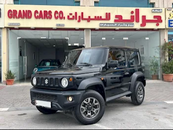 سوزوكي  جمني  2023  اوتوماتيك  84,000 كم  4 سلندر  دفع رباعي  اس يو في  أسود  تحت الضمان