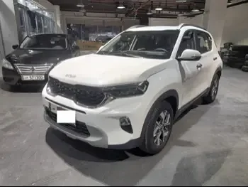 Kia  Sonet  2022  Automatic  4,000 Km  4 Cylinder  Rear Wheel Drive (RWD)  SUV  White  With Warranty