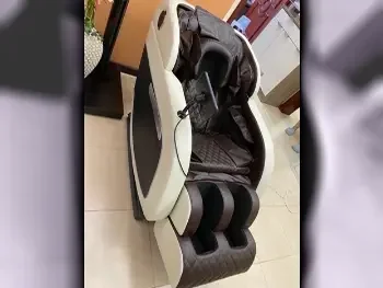 كرسي التدليك بيست مساج  أسود  الصين  كل الجسم  رباعي الأبعاد