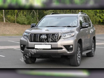 تويوتا  لاند كروزر  6 سلندر  إس يو في 4 في 4  أبيض  2023