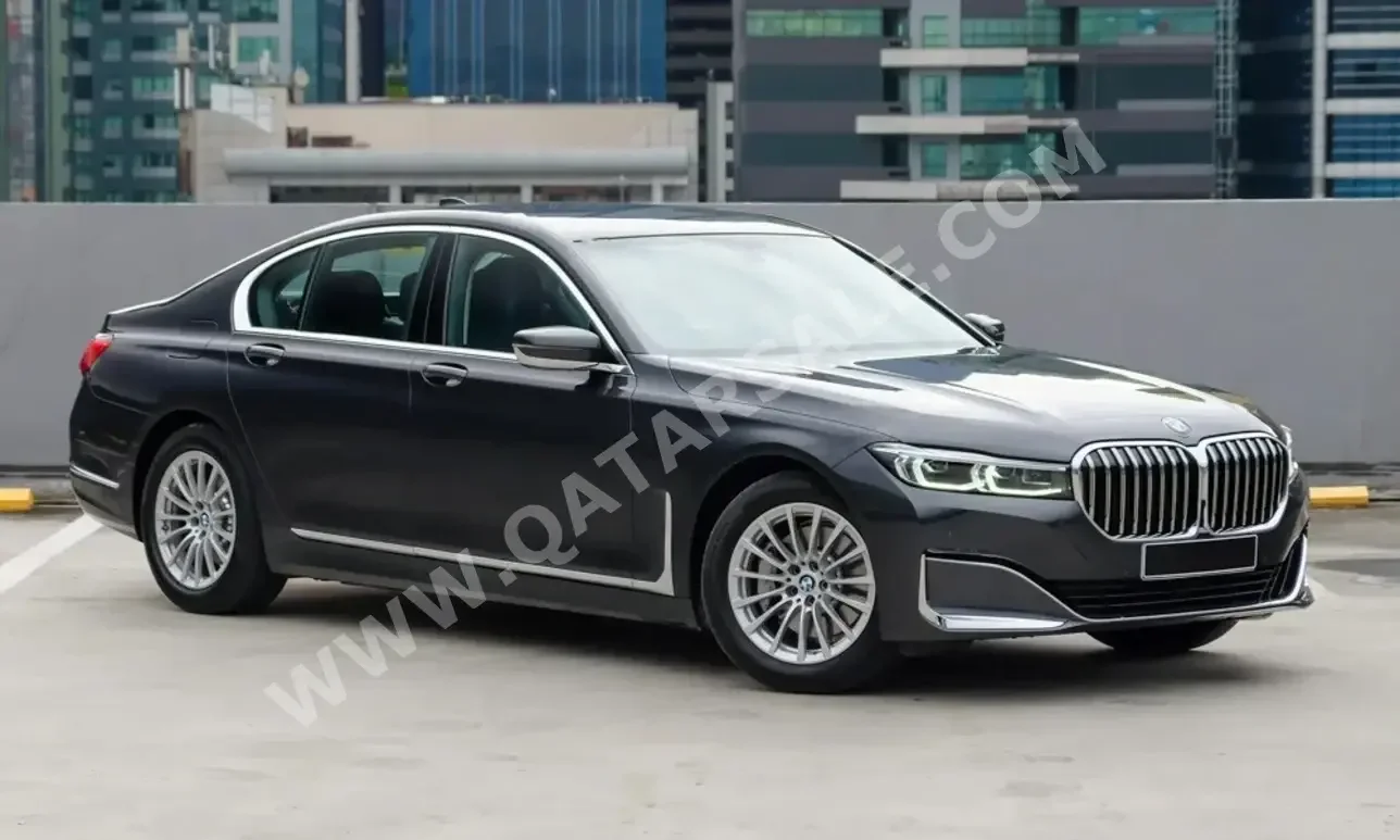 بي ام دبليو  730  6 سلندر  فخمة  ازرق  2023