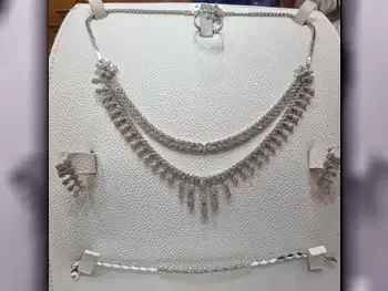 Gold With Stone(s)  Woman  46.5 Gram  Set  By Weight  Italy  White Gold  18k