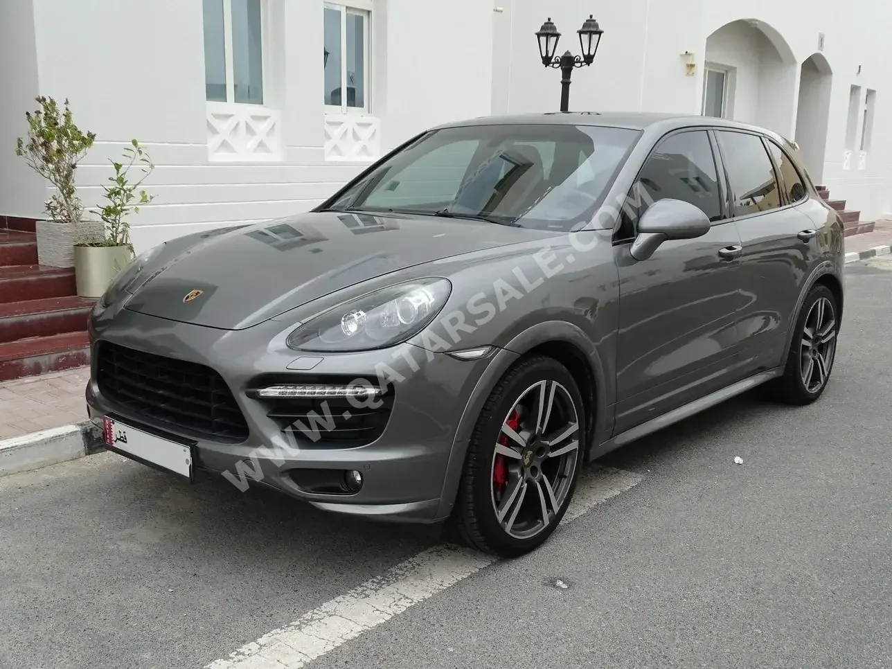 بورش  كيان  جي تي اس  2014  اوتوماتيك  180,000 كم  8 سلندر  دفع رباعي  اس يو في  رمادي