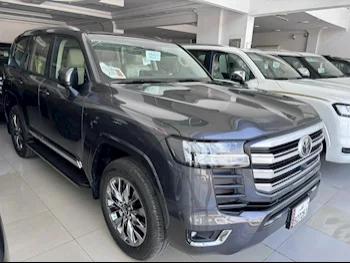 تويوتا  لاند كروزر  جي اكس ار توين توربو  2024  اوتوماتيك  0 كم  6 سلندر  دفع رباعي  اس يو في  رمادي  تحت الضمان