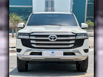 Toyota  Land Cruiser GXR  6 Cylinder  SUV 4x4  White  2022