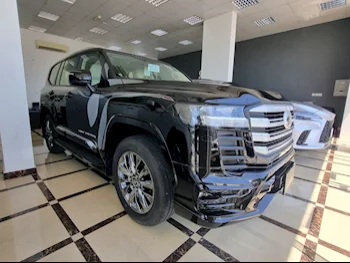  تويوتا  لاند كروزر  جي اكس ار توين توربو  2024  اوتوماتيك  0 كم  6 سلندر  دفع رباعي  اس يو في  أسود  تحت الضمان