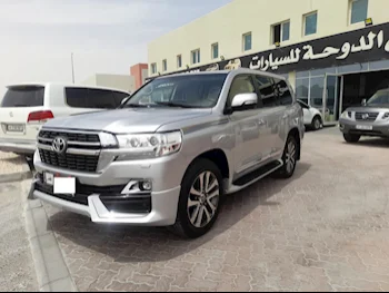 Toyota  Land Cruiser  VXR  2019  Automatic  167,000 Km  8 Cylinder  Four Wheel Drive (4WD)  SUV  Silver