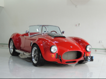 فورد  كوبرا  شيلبي  1965  عادي  8,000 كم  8 سلندر  دفع خلفي  كلاسك  أحمر