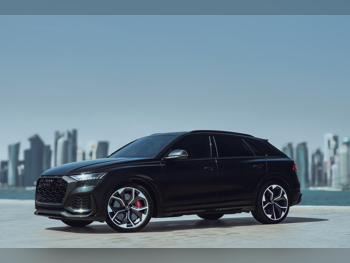 اودي  ار اس كيو 8  8 سلندر  إس يو في 4 في 4  أسود  2025