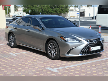 Lexus  ES  350  2023  Automatic  47,000 Km  6 Cylinder  Rear Wheel Drive (RWD)  Sedan  Sonic Titanium  With Warranty