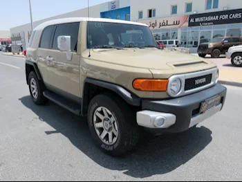 Toyota  FJ Cruiser  2015  Automatic  160,000 Km  6 Cylinder  Four Wheel Drive (4WD)  SUV  Beige