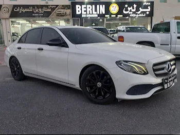مرسيدس - بنز  اي - كلاس  200  2018  اوتوماتيك  58,000 كم  4 سلندر  دفع خلفي  سيدان  أبيض