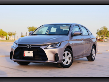 تويوتا  ياريس  4 سلندر  سيدان  فضي  2024