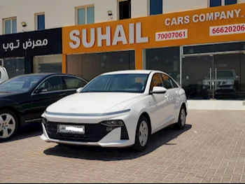 هيونداي  اكسنت  2025  اوتوماتيك  0 كم  4 سلندر  سحب امامي  سيدان  أبيض  تحت الضمان