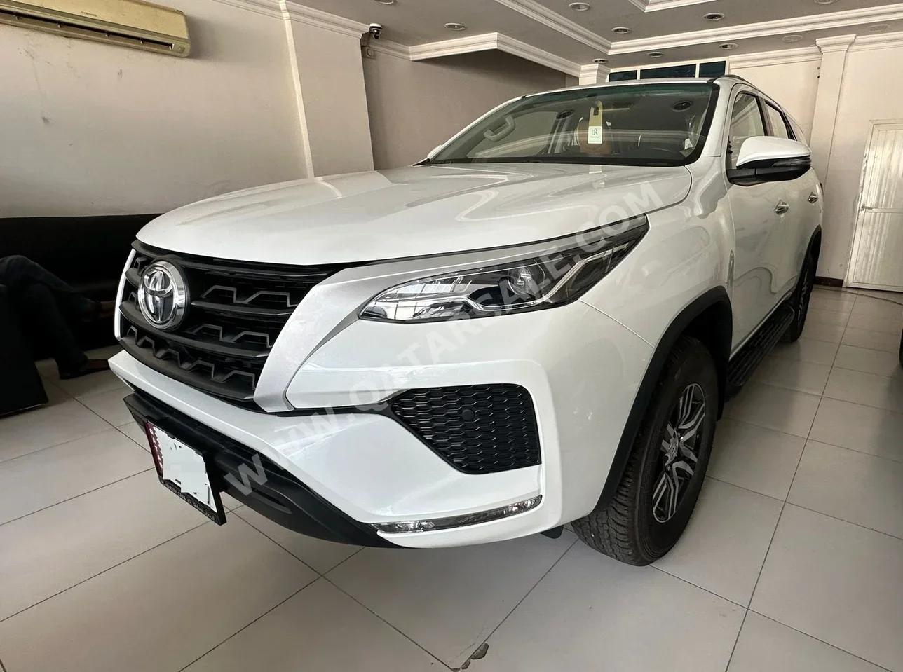 Toyota  Fortuner  2023  Automatic  0 Km  4 Cylinder  Four Wheel Drive (4WD)  SUV  White  With Warranty