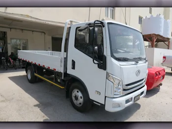 Maxus  C 300  2022  Automatic  0 Km  4 Cylinder  Rear Wheel Drive (RWD)  Pick Up  White  With Warranty