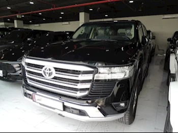 Toyota  Land Cruiser  GXR Twin Turbo  2023  Automatic  40,000 Km  6 Cylinder  Four Wheel Drive (4WD)  SUV  Black  With Warranty