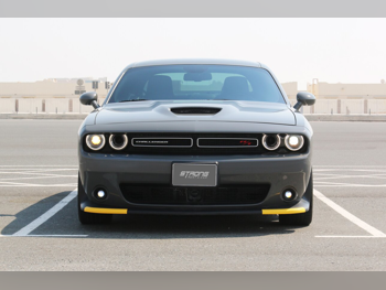 دودج  تشالنجر  8 سلندر  سبورت \ كوبيه  رمادي  2023